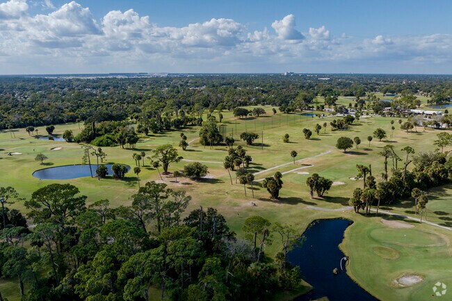 Golfers of all ages can find quality service & great value at Daytona Beach Golf Club.