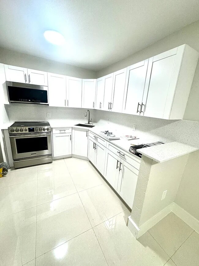 22200 SW 115th Ct unit 1, Miami, FL 33170 - photo 2