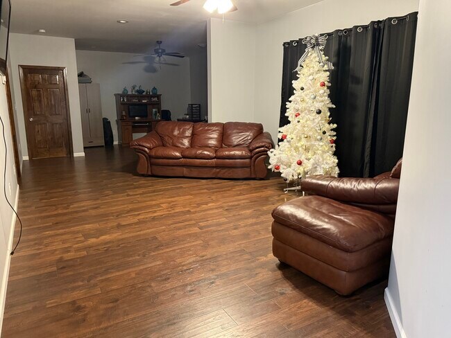 439 Chloe Rd, Pikeville, KY 41501 - photo 4