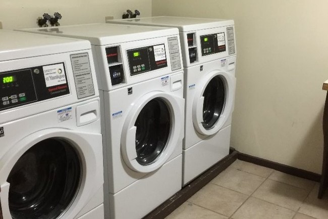 Colonial Arms Apartments, Wethersfield, CT 06109 - photo 4