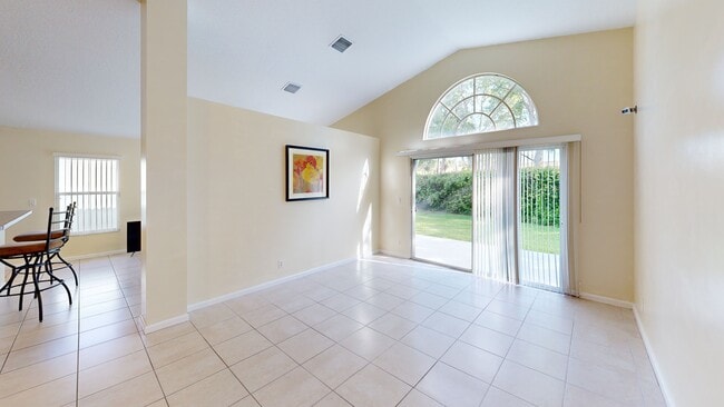 225 Preserve Ct, Royal Palm Beach, FL 33411 - photo 3