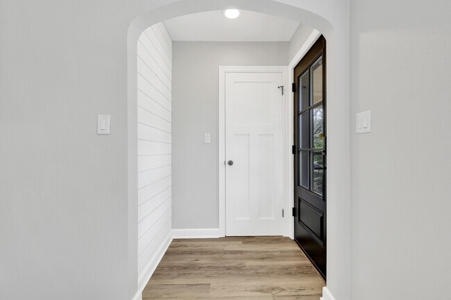 1066 Poplar St unit 1066 Poplar Street L, West Bend, WI 53095 - photo 6