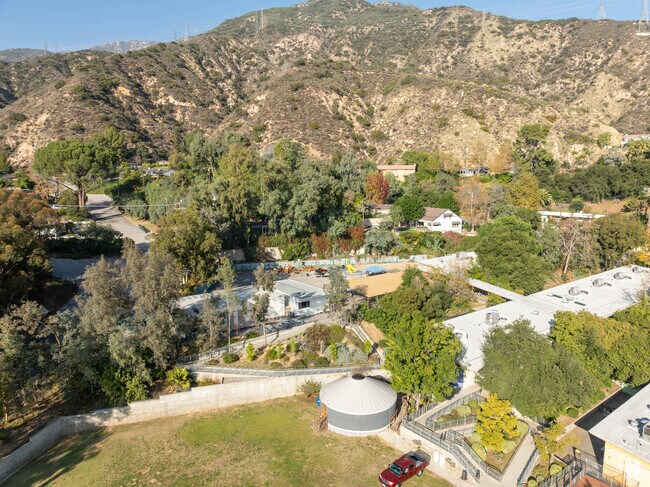 Aveson School Of Leaders is located in the hills of Altadena, California.