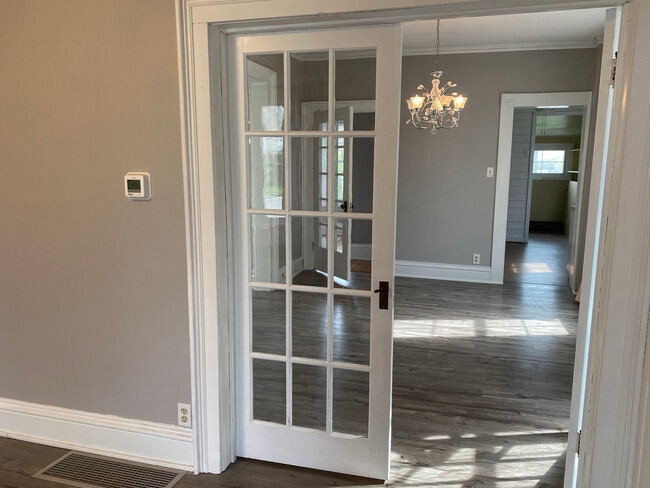 253 Jefferson St, Valparaiso, IN 46383 - photo 7