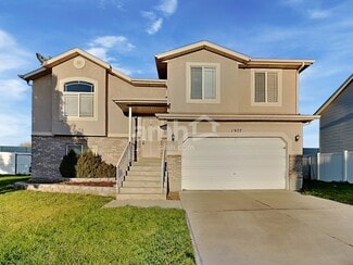 1977 Fremont Crest Ave, Syracuse, UT 84075