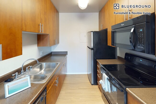 22700 Lake Forest Dr unit FL1-ID10912A, Lake Forest, CA 92630 - photo 6