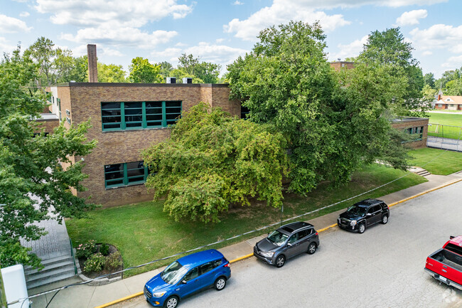 The student population of Dexter Elementary School is 335 and the school serves PK-5.