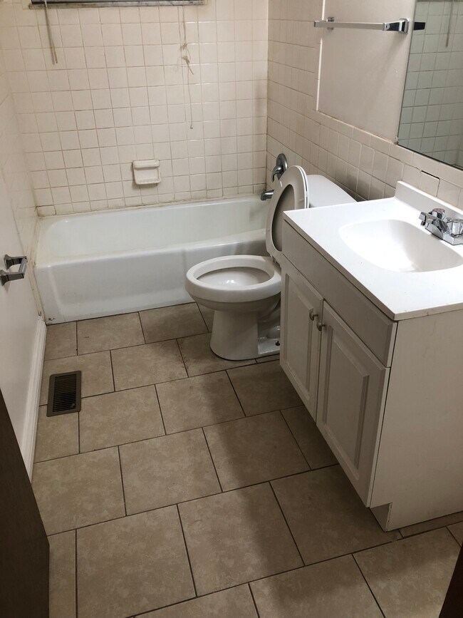 4336 Fair Oaks Rd unit 1, Dayton, OH 45405 - photo 5