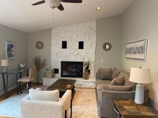 9424 SW Siletz Dr, Tualatin, OR 97062