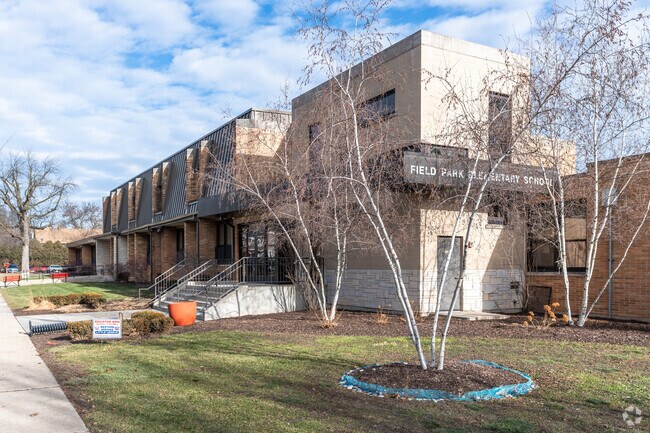 Field Park Elementary is a PK-5 public elementary school in Western Springs, IL.