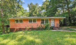 704 Valleyview Dr, Forest Park, GA 30297