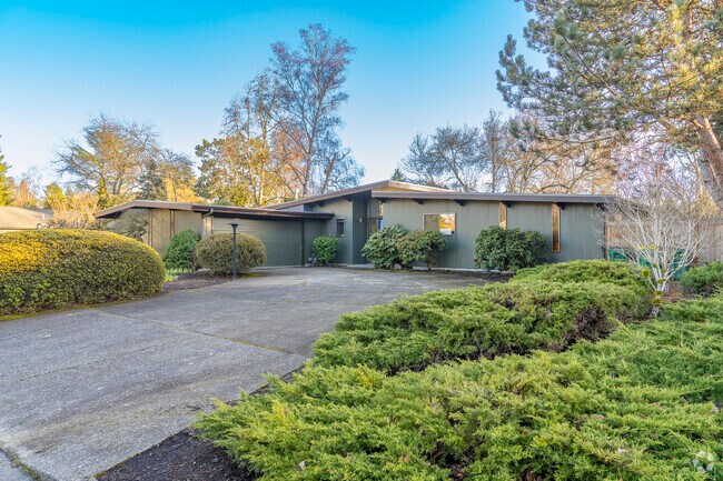 You'll find mid-century modern homes dotted throughout the Raleigh West neighborhood.