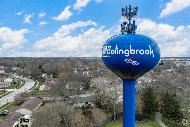 Winston Woods is located in the vibrant, award-winning city of Bolingbrook, IL.