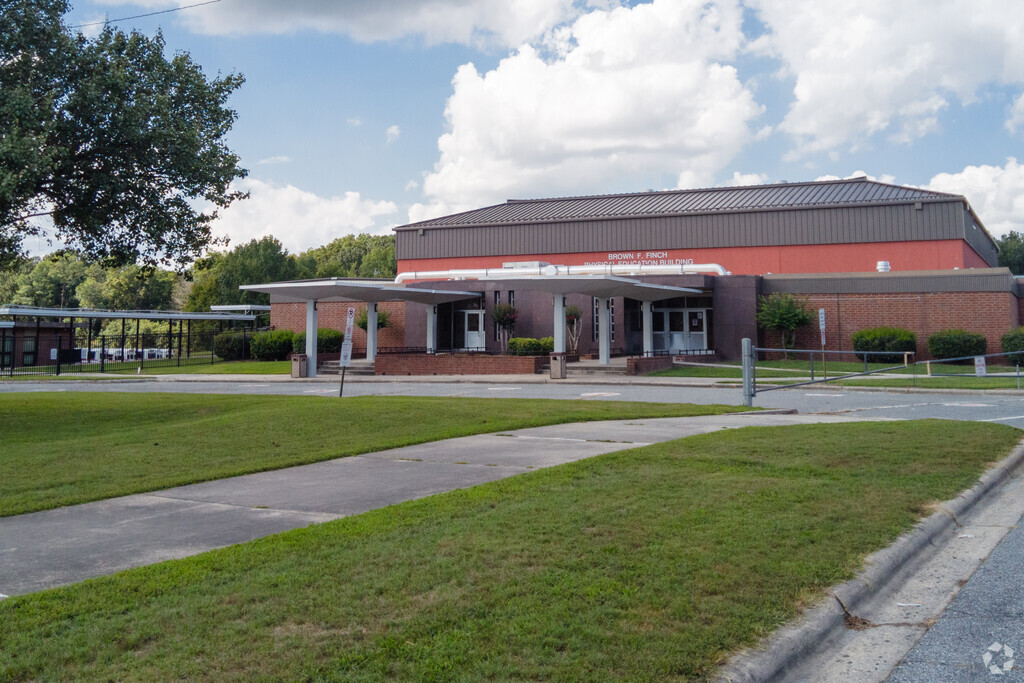 Thomasville High School, Thomasville NC Rankings & Reviews - Homes.com