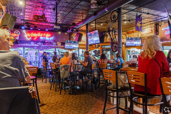 Lafnow residents can dine at Screaming Eagle while enjoying live music.