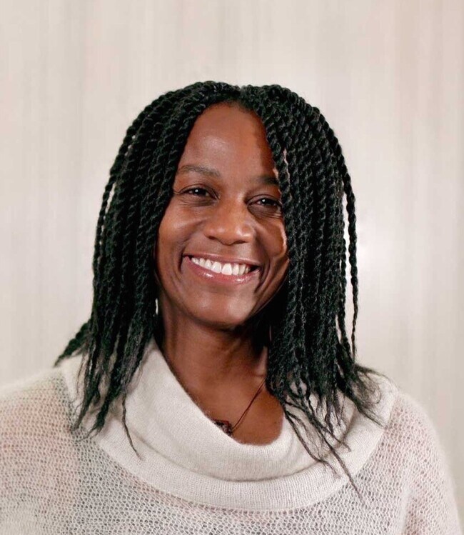 Yonette Fine