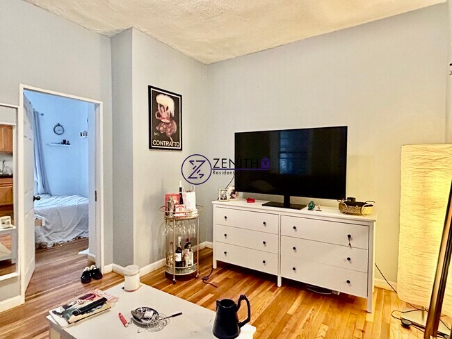 76 Phillips St unit 2, Boston, MA 02114 - photo 6