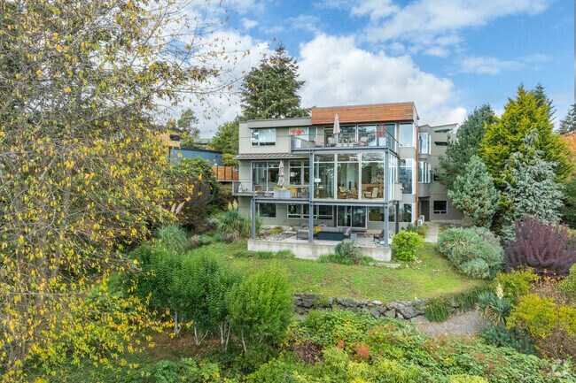 Many East Mercer homes are on private lots surrounded by wooded areas.