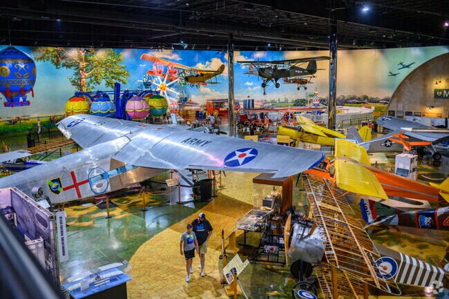 The Air Zoo, an air and science museum, is located near Hill N Brook.