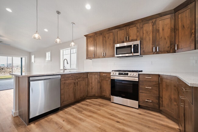 1385 Cresent St, Weiser, ID 83672 - photo 7