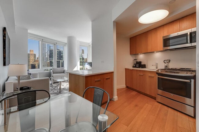 625W W 57th St unit ID1025326P, New York, NY 10019 - photo 4