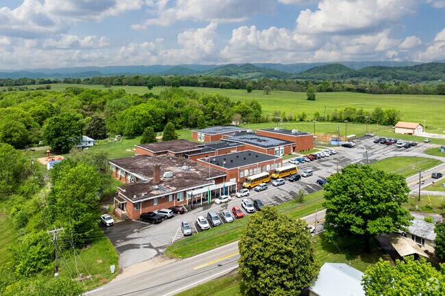 Mooresburg Elementary School received a grade of C+ from Niche.