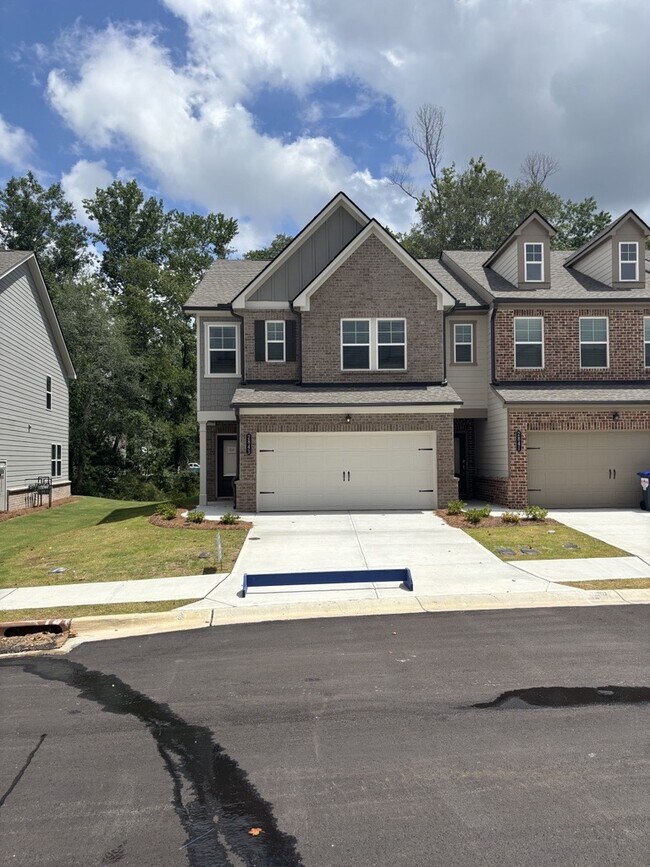 2843 Habibi Ct, Buford, GA 30519