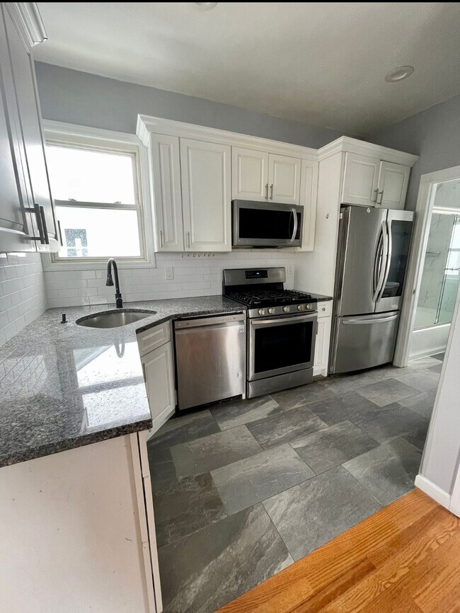 345 Kaplan Ave unit Second Floor Unit, Hackensack, NJ 07601 - photo 4