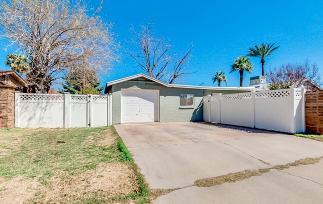 1430 E Meadowbrook Ave, Phoenix, AZ 85014 - photo 3