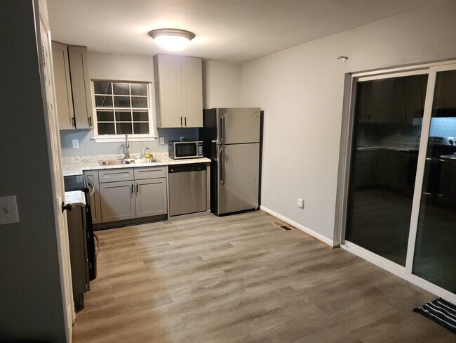 Kitchen right