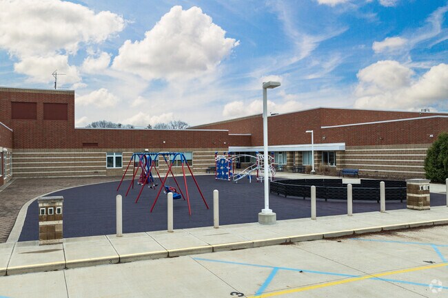 Washington Primary School is part of the Piqua City School District.
