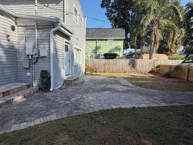 1304 17th Ave N, Saint Petersburg, FL 33704 - photo 5