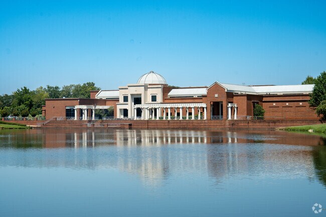 The Montgomery Museum of Fine Arts provides a creative outlet for Brentwood residents.