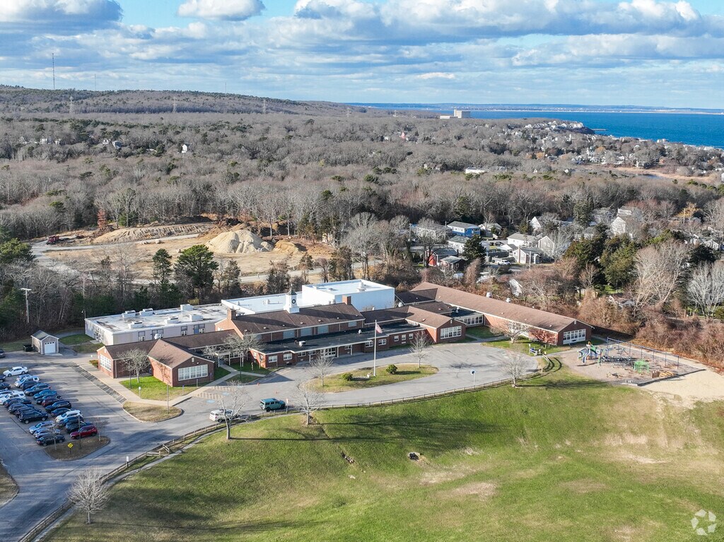 Manomet Elementary School in Manomet Heights received an overall A- rating from Niche.
