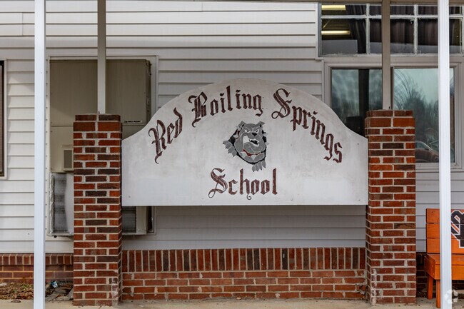 Red Boiling Springs Elementary offers education to students in grades PreK- 6.