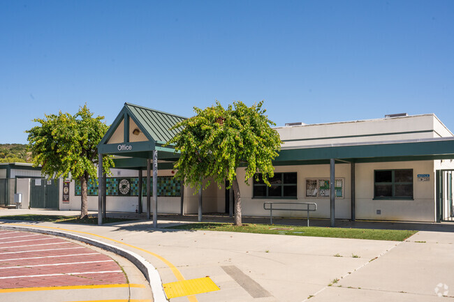 Paloma Elementary School, Rankings & Reviews - Homes.com