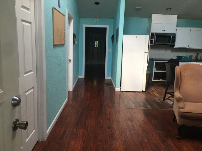 3601 SE 74th Ave, Portland, OR 97206 - photo 4