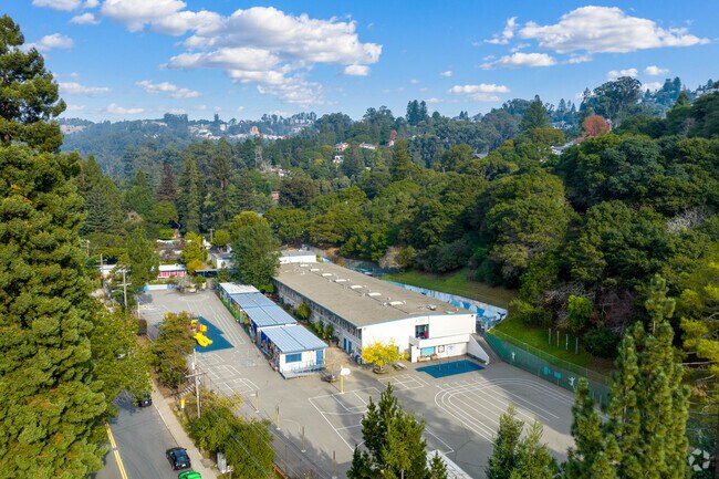 Thornhill Elementary School is located in Oakland, CA.