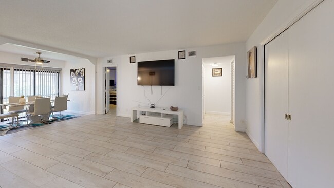 9592 SW 1st Ct unit 13F, Coral Springs, FL 33071 - photo 2