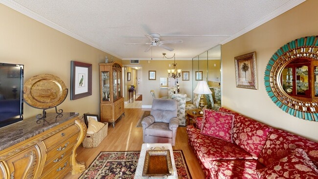 Moorings of Maximo unit 504, Saint Petersburg, FL 33711 - photo 2