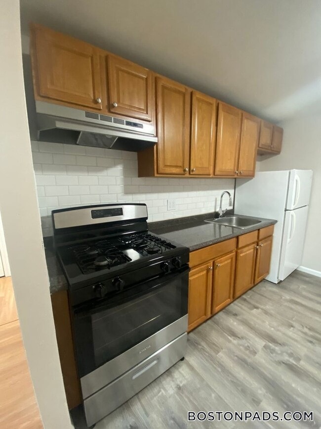 134 Willard St Unit 15, Lowell, MA 01850