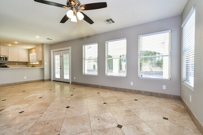 8429 Shady Pines Dr, Las Vegas, NV 89131 - photo 5