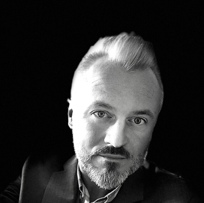 Agent Photo