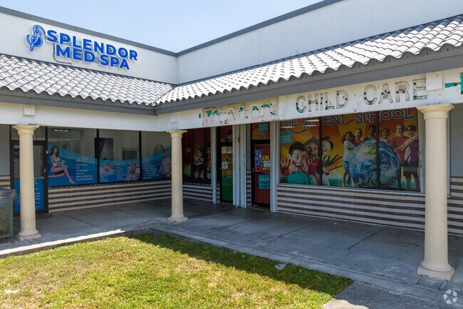 The Advent School Academy offers a great curriculum to its students.