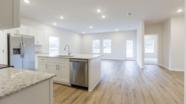 6672 Brookridge Dr, Hahira, GA 31632 - photo 2