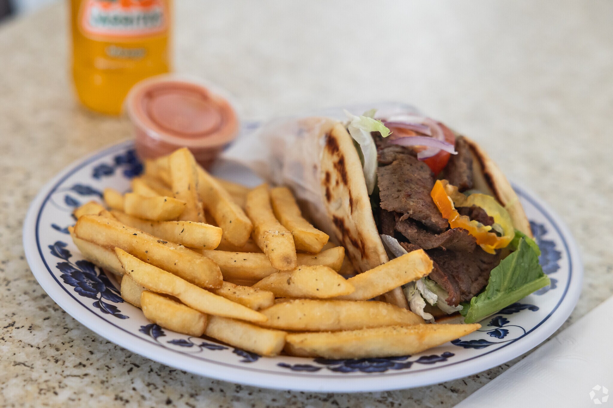 BC Chicken attracts Fruit Heights residents with their mouthwatering gyros.