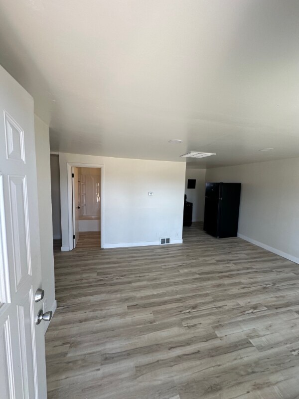 W220N9009 Waukesha V, Menomonee Falls, WI 53051 - photo 6