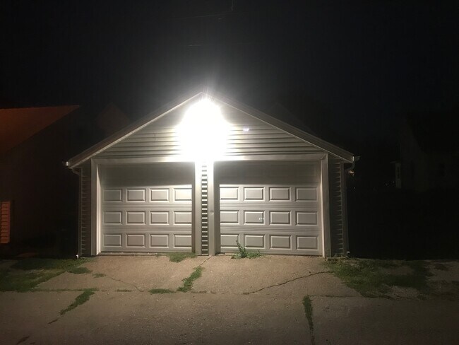 1829 3rd St unit 3U, Moline, IL 61265 - photo 6