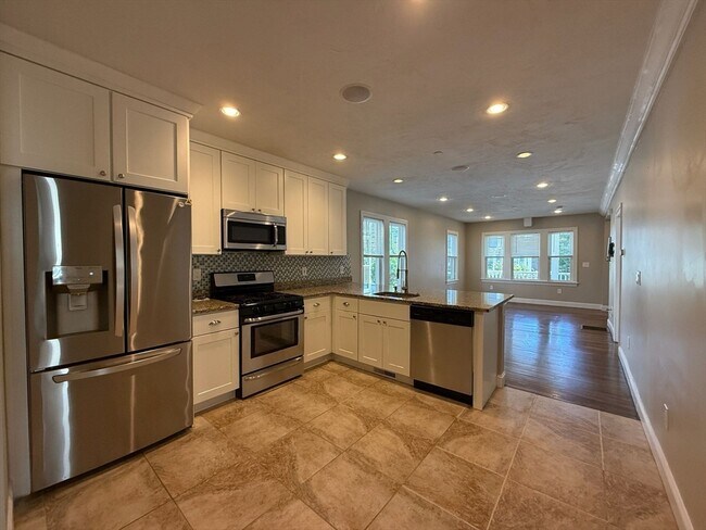 210 Cedar St unit 1, Somerville, MA 02145 - photo 2