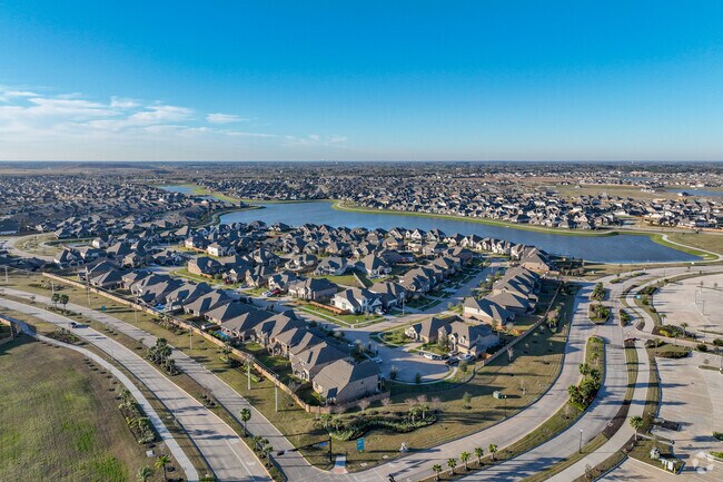 Newer parts of Texas City have beautiful masterplanned communities.